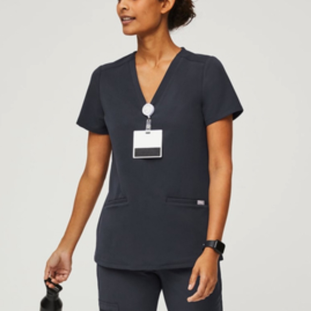 Figs Casma scrub top